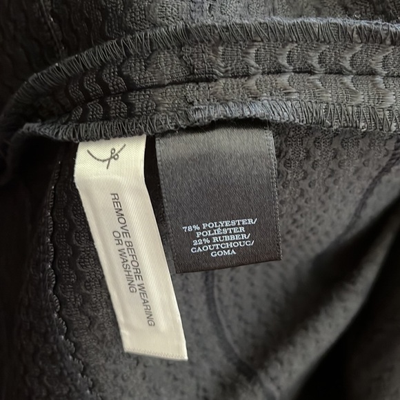 NWT Ann Taylor Black Pleated Flared Skirt Size 8 - Picture 11 of 11